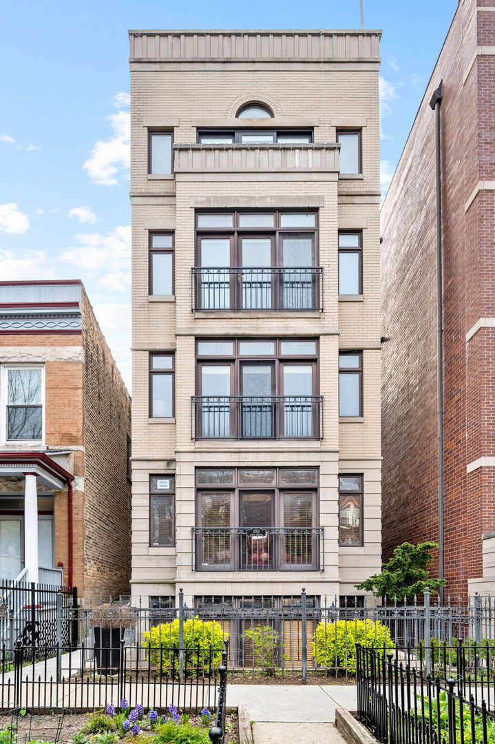 3752 Fremont Street