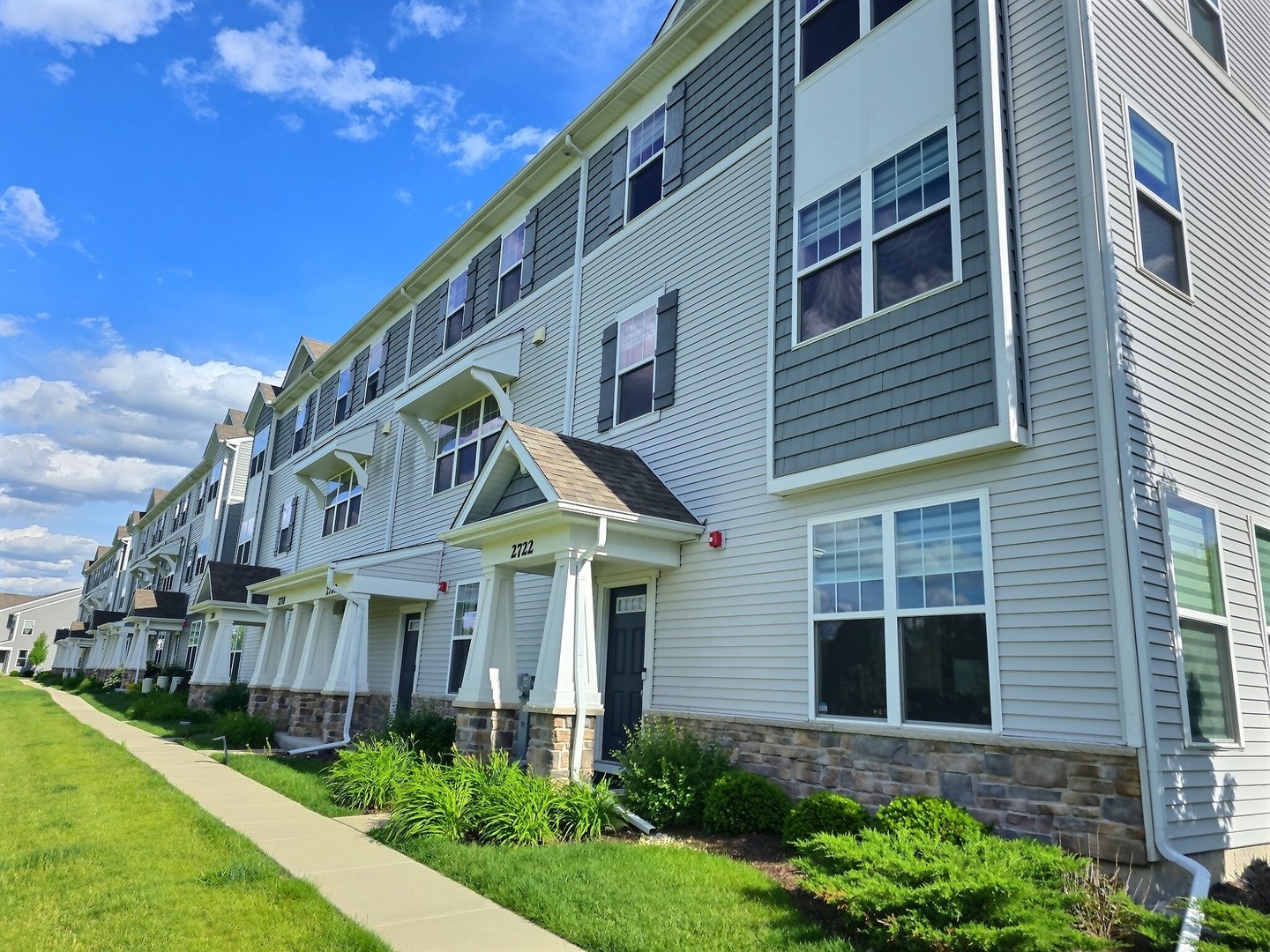 2722 Lily Lane